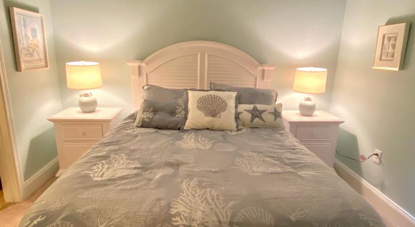 Laketown Wharf Luxury 1 BR Gulf View Condo hosted by EastWestGetaway photo
