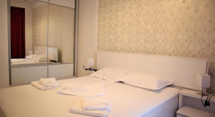 Thomas Luxury Apartment photo