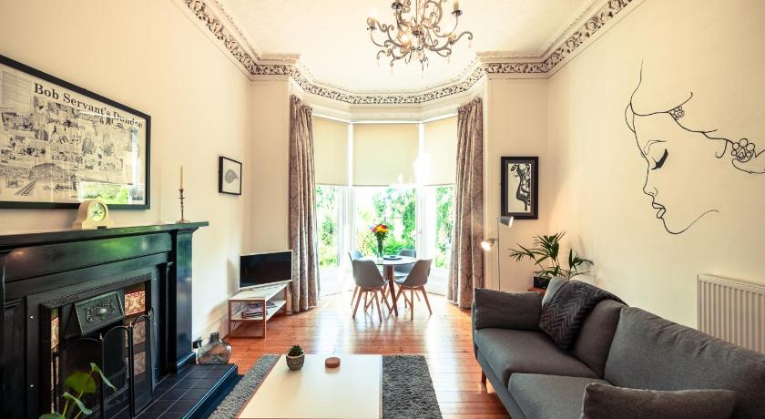 House on the hill — Hotel in Dundee