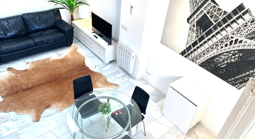 Apartamentos Puerta del Sol-Rastro — Hotel in Madrid