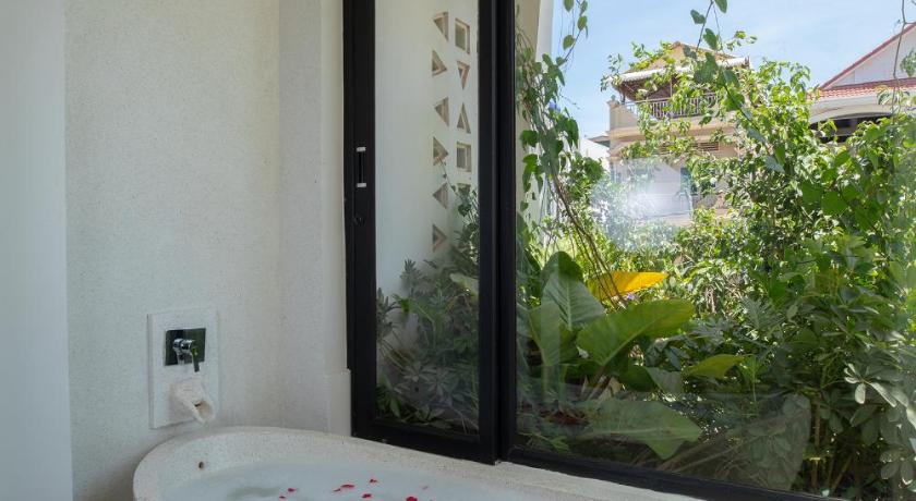 Image of Balcony Suite 2