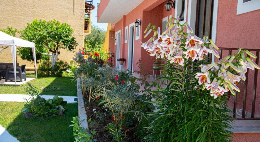 Costas apartments photo
