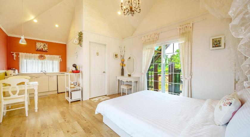 Image of One-Bedroom House 4
