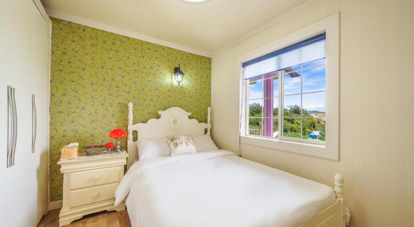 Image of One-Bedroom House 4