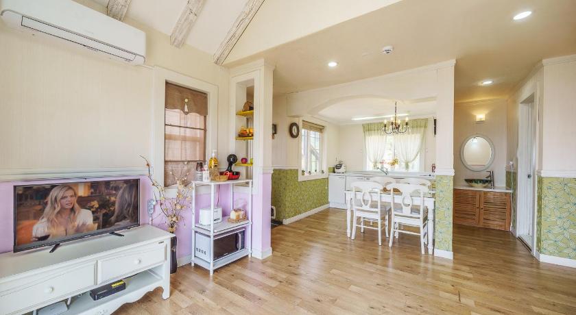 Image of One-Bedroom House 5
