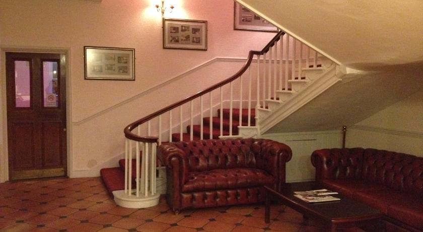 The Royal Victoria & Bull Hotel photo