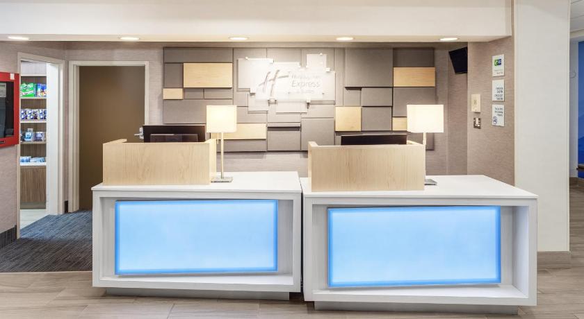 Holiday Inn Express & Suites Tilton photo