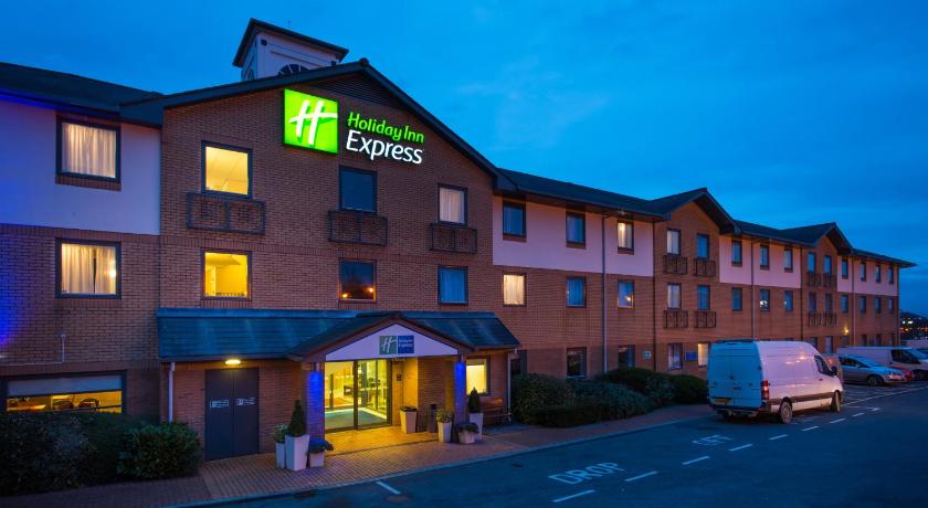 Holiday Inn Express Swansea East