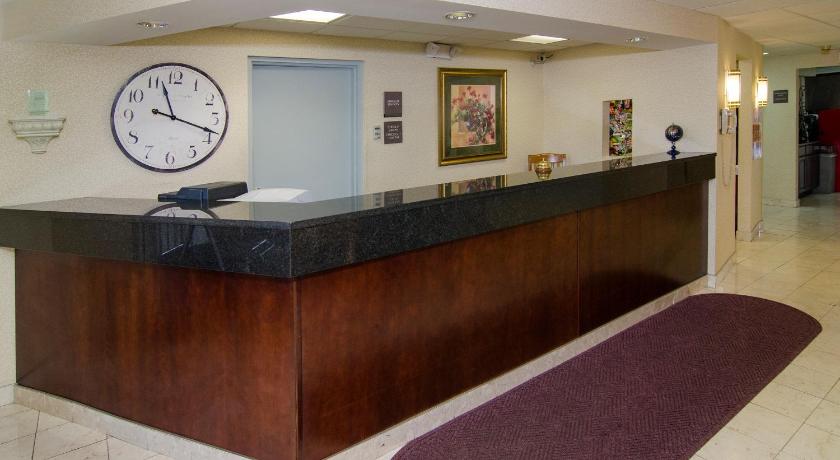 Ramada by Wyndham Angola/Fremont Area photo