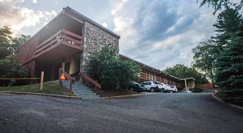 The Mountaineer Inn - Asheville