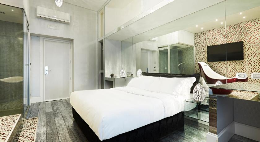 Image of Deluxe Double with Bathtub 0