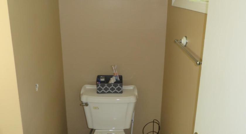 Atlanta Hartsfield Airport Guesthouse - Netflix Disney Amzn photo