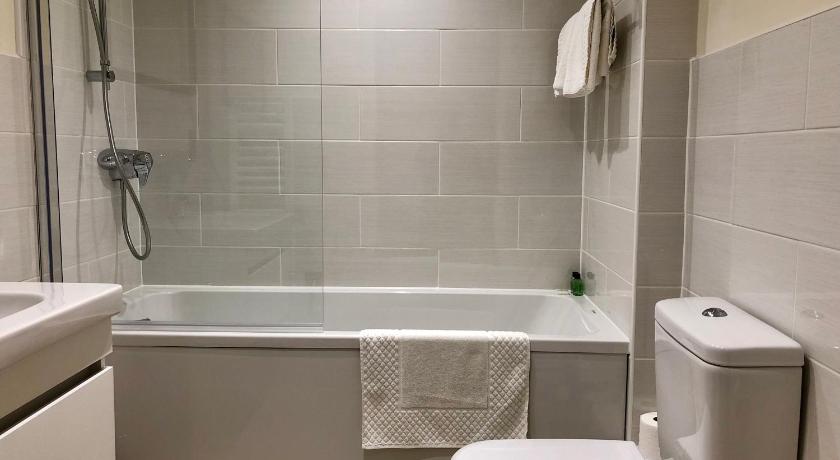 Vikings Two Bedroom Apartment With Free Parking. photo