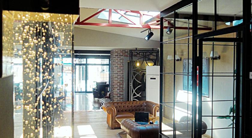 Akin Suites - image 12