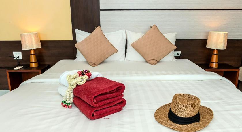 Image of Deluxe Double Room with Balcony and Sea View 4
