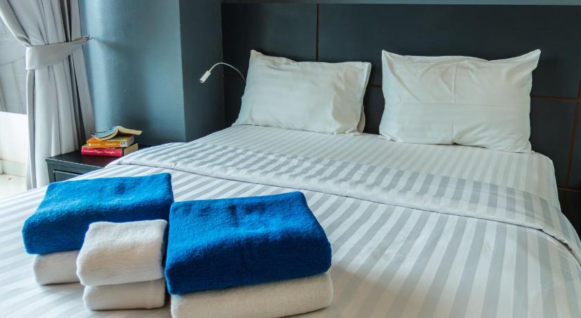 Image of One-Bedroom Suite with Pool Access 6