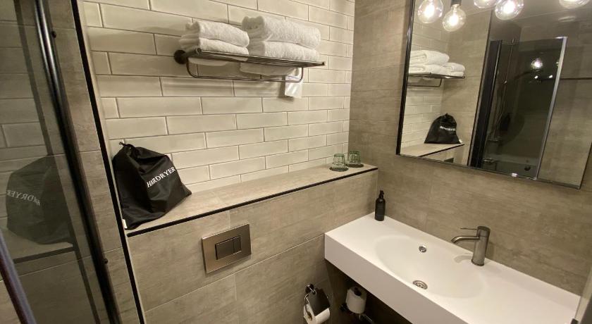 Image of Standard Family Room for 5 People 16
