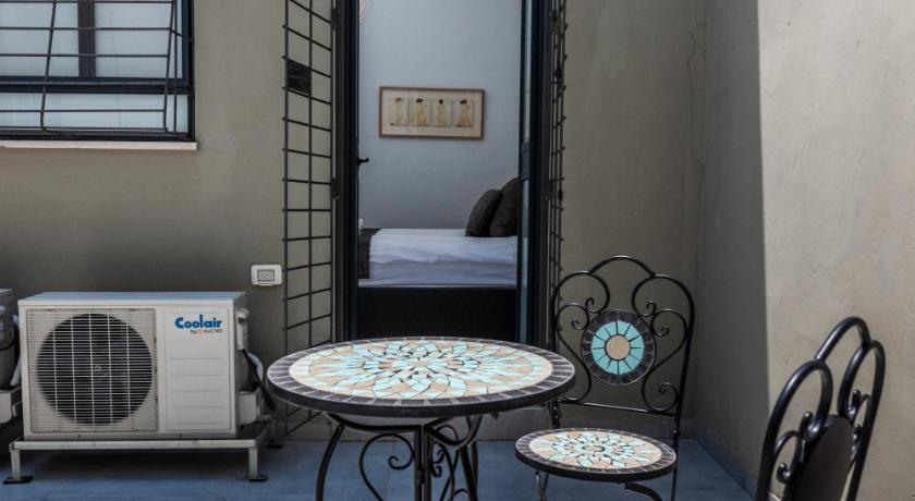 YalaRent Boutique Apartments in Jaffa's Flea Market photo