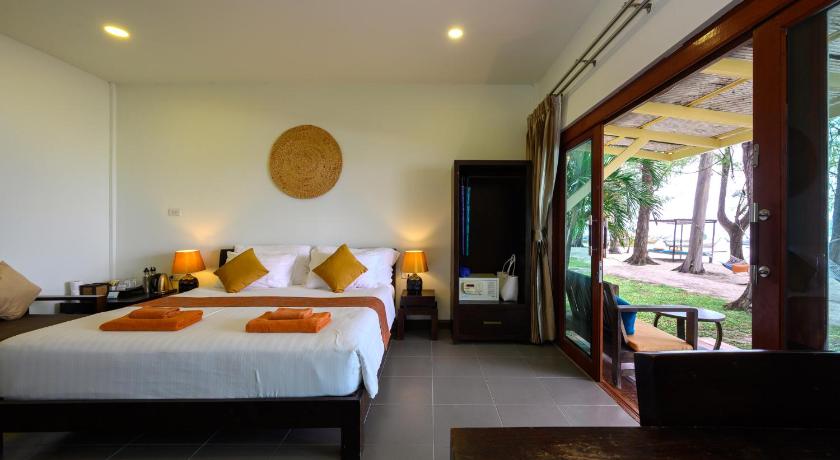 Image of Beach Front Bungalow 4