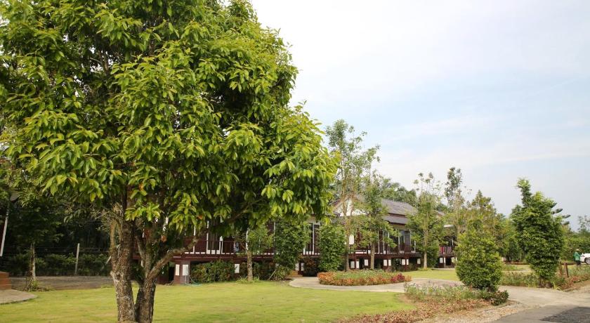 Sunflora Resort Chumphon photo