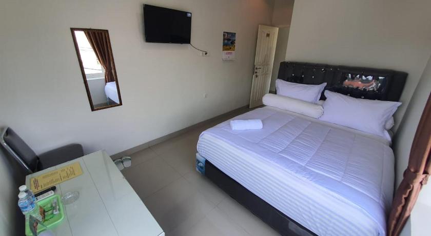 RedDoorz near Palembang Airport 2 photo