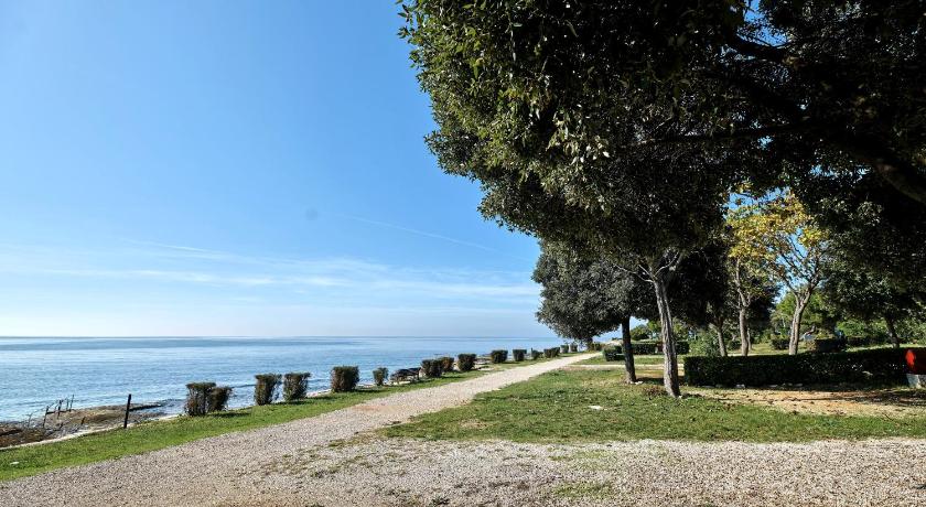 Camping Ulika Mobile Homes - Naturist photo