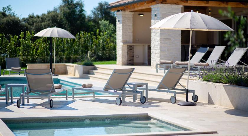 Mirana Luxury Villas photo