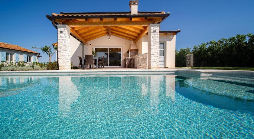 Mirana Luxury Villas photo