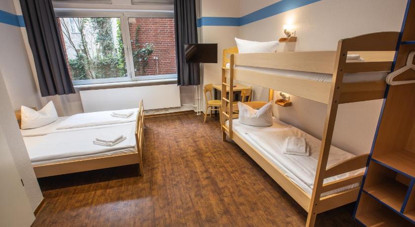 Image of Quadruple Standard 0