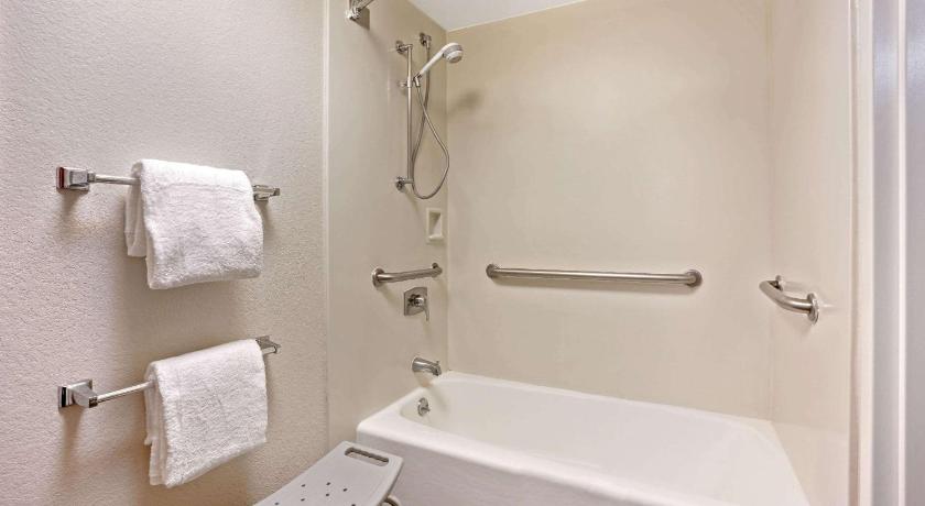 La Quinta Inn & Suites by Wyndham Tacoma - Seattle