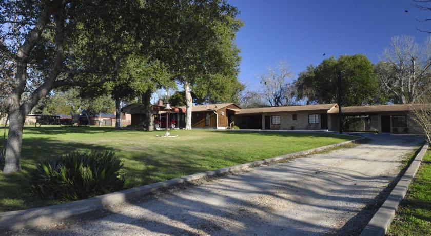 Columbus (TX) Shiner Country Inn Accommodation restaurant
