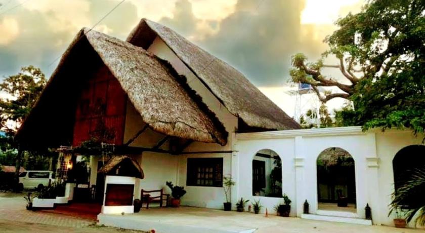 RedDoorz Plus Evangeline Beach Resort  photo