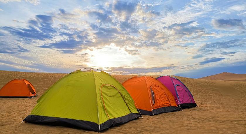 Dunhuang Vivian Desert Camping