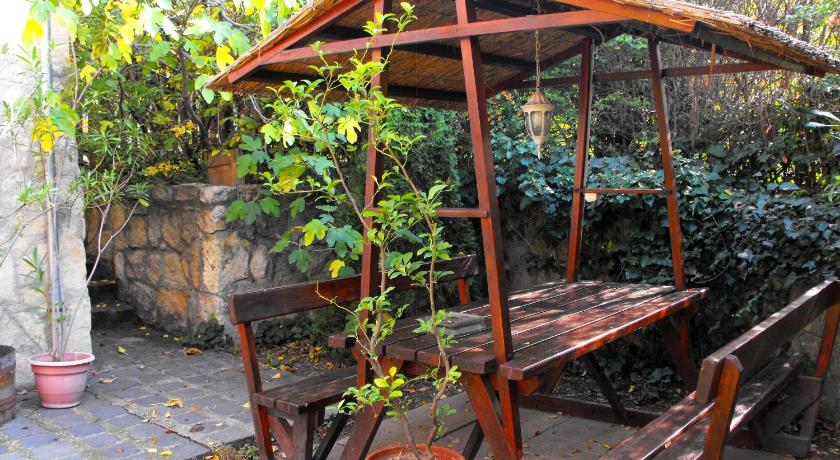 Kis Gellert Guesthouse photo