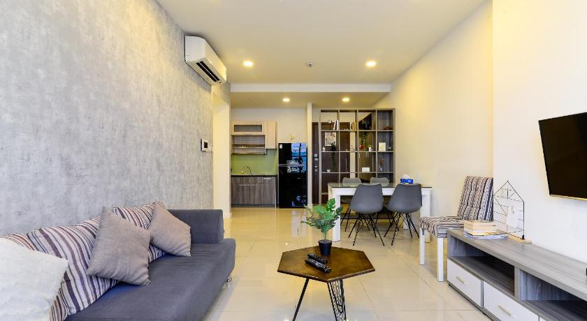 a living room filled with furniture and a tv, Awesome CBD Luxury Apartment Icon56 Rooftop Pool (1BR-2BR-3BR) in Ho Chi Minh City