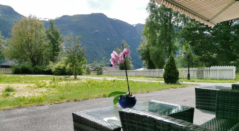Isfjorden Turisthotell & motell photo