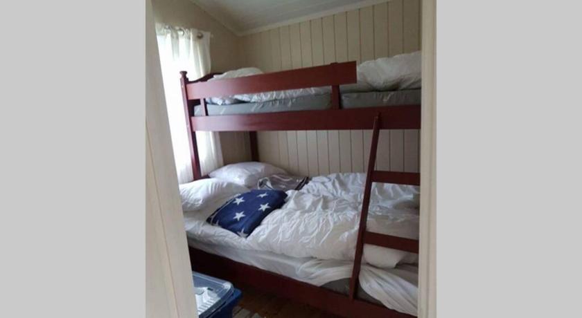 布龙讷松德 Leka Overnatting 4星级 单人房 餐厅