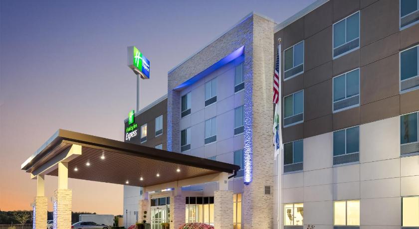Holiday Inn Express Calhoun South photo