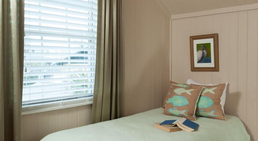 Image of Deluxe Family Suite 8