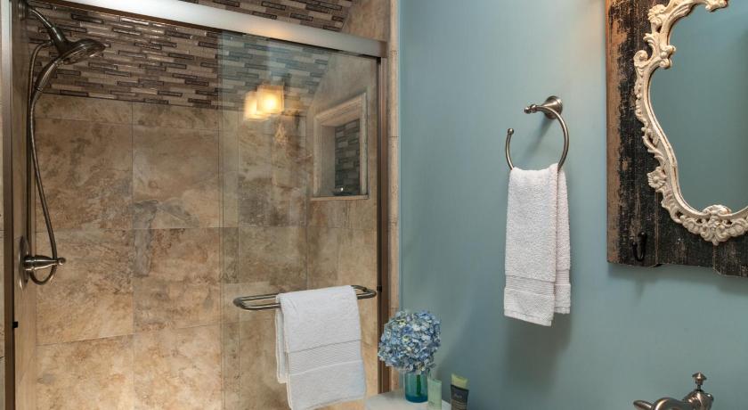 Image of Deluxe Family Suite 7