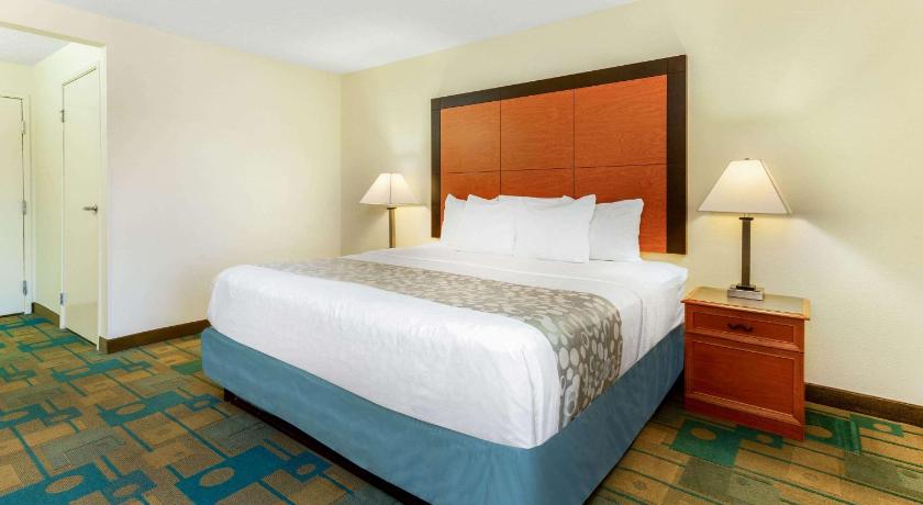 La Quinta Inn by Wyndham Chicago Willowbrook