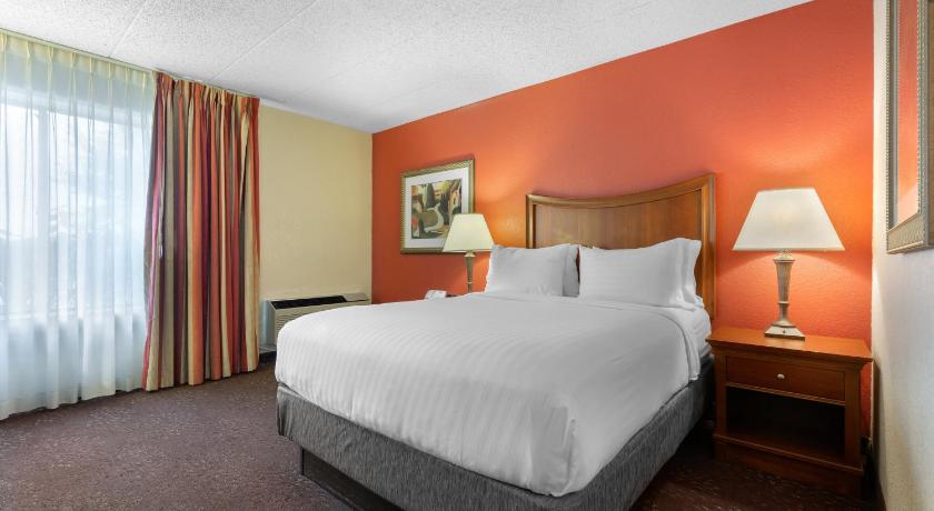 Holiday Inn Express Chicago-Downers Grove