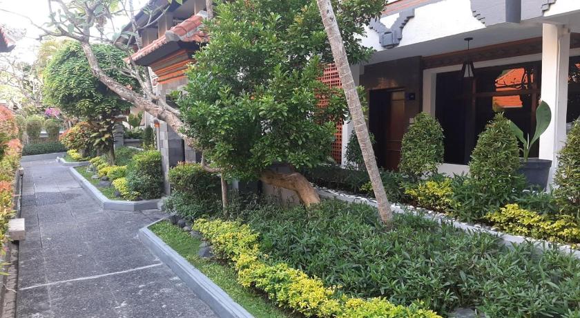 Dewa Bharata Bungalows Legian