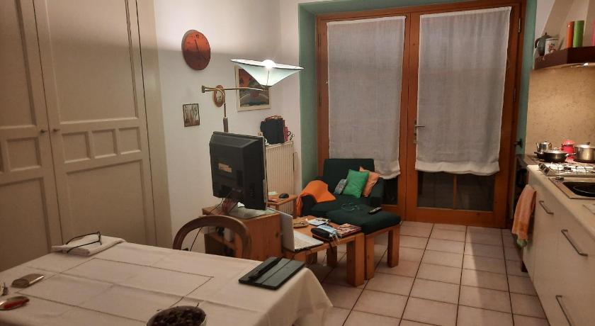 Alla Curva di Elia Manzoni