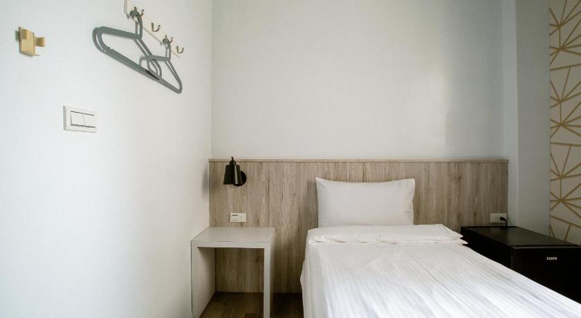 Image of Single Room With Private Bathroom 1