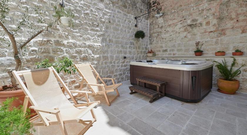 Villa Kudelik - Stone Story — Hotel in Trogir