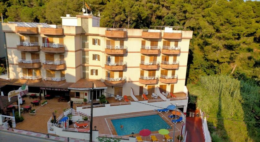 Eva Aparthotel — Hotel in Lloret De Mar