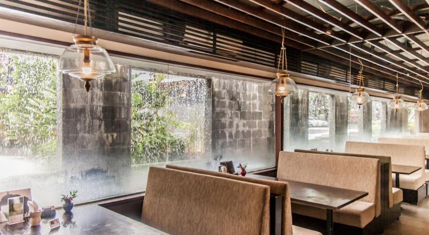 Suites by Watermark Hotel and Spa