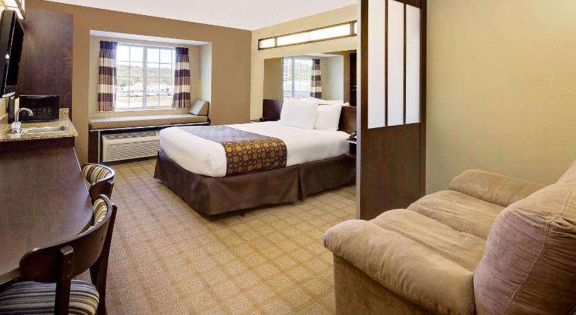 Microtel Inn & Suites by Wyndham Prairie du Chien