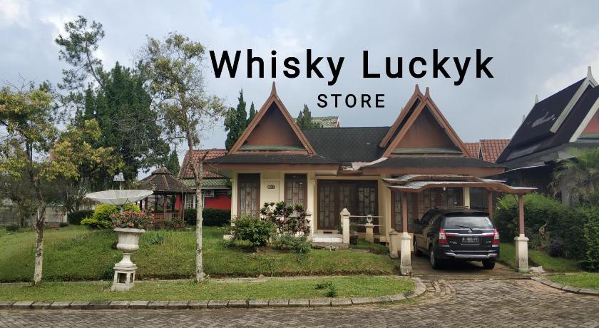 Villa WhiskyLucky411 — Hotel in Puncak